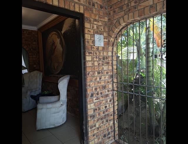 4 BEDROOM FREESTANDING FOR SALE IN MEER EN SEE